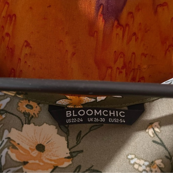 BloomChic Top - Picture 3 of 3